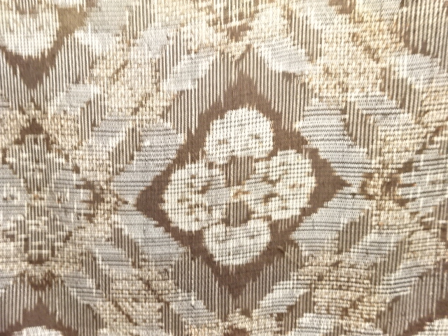 JAPANESE KIMONO / ANTIQUE KIMONO / SILK / DORO OSHIMA TSUMUGI / WOVEN FLOWER RHOMBUS